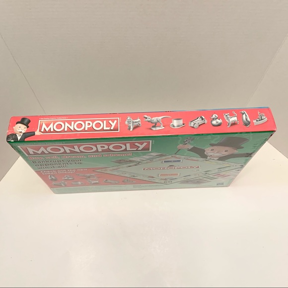 Monopoly Classic Ed Traditional Token Board Game - Picture 4 of 4